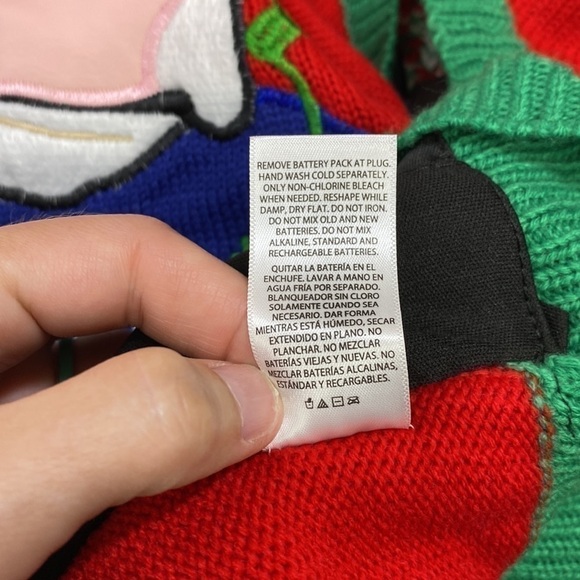 Holiday Time Christmas Cow Light Up Crewneck Sweater Size Large - Picture 6 of 7